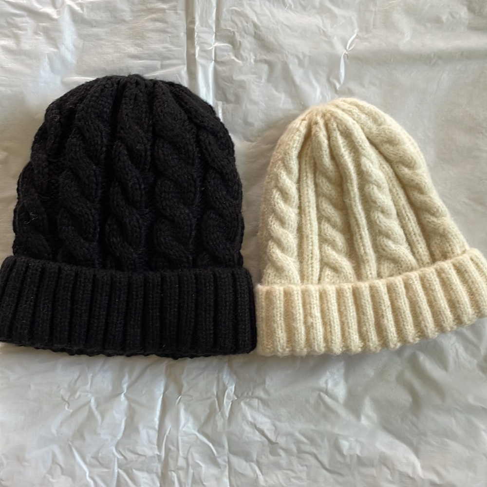 Women’s  2 Winter Knit Beanie in White and Black One Size